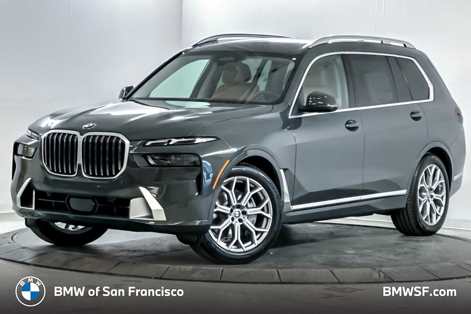 2026 BMW X7 40i's photo