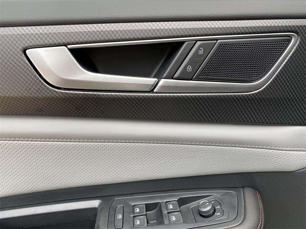 2025 Volkswagen Atlas Peak Edition SE photo 11