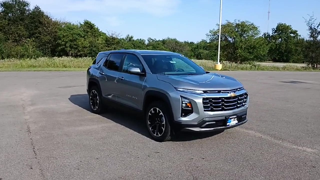 2026 Chevrolet Equinox LT photo 2