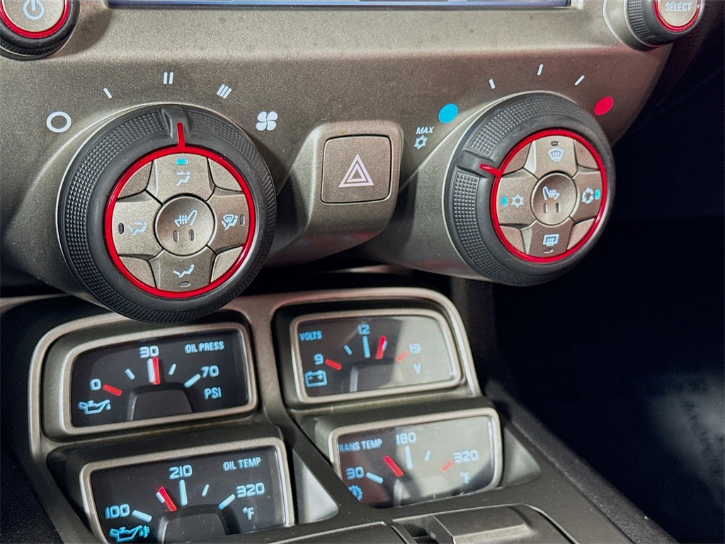 2013 Chevrolet Camaro 2LT photo 31