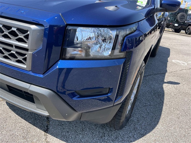 2023 Nissan Frontier SV photo 9