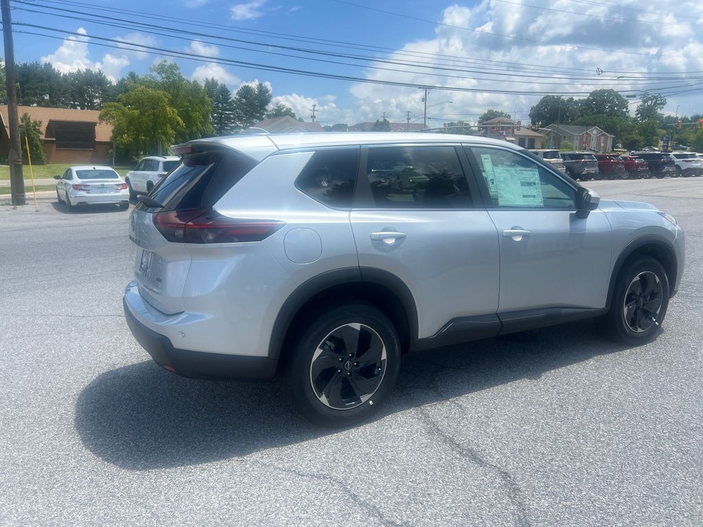 2025 Nissan Rogue SV photo 4