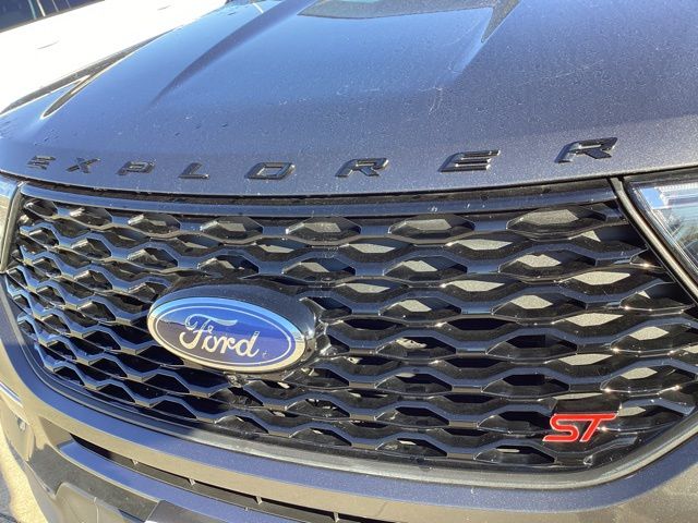 2020 Ford Explorer ST photo 3
