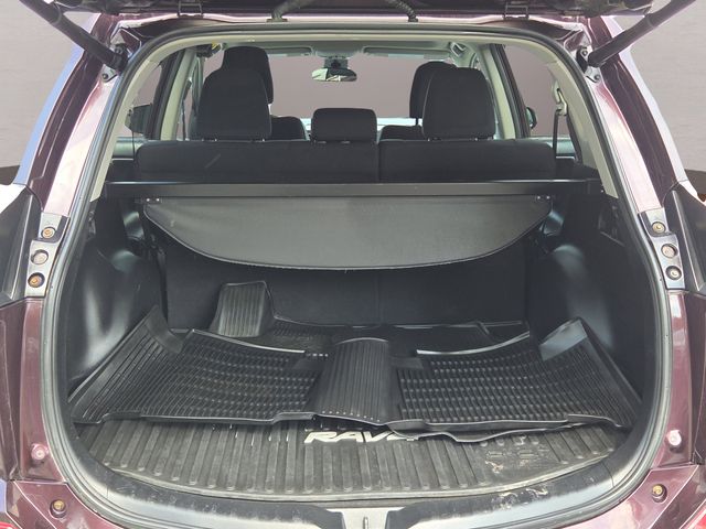 2017 Toyota RAV4 XLE photo 28