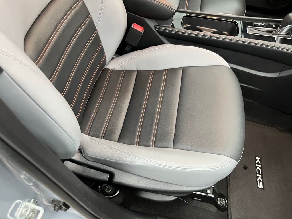 2023 Nissan Kicks SR photo 19