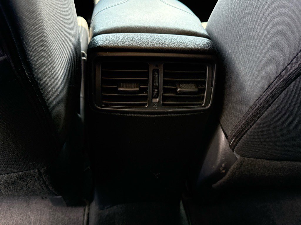 2020 Nissan Rogue SV photo 13