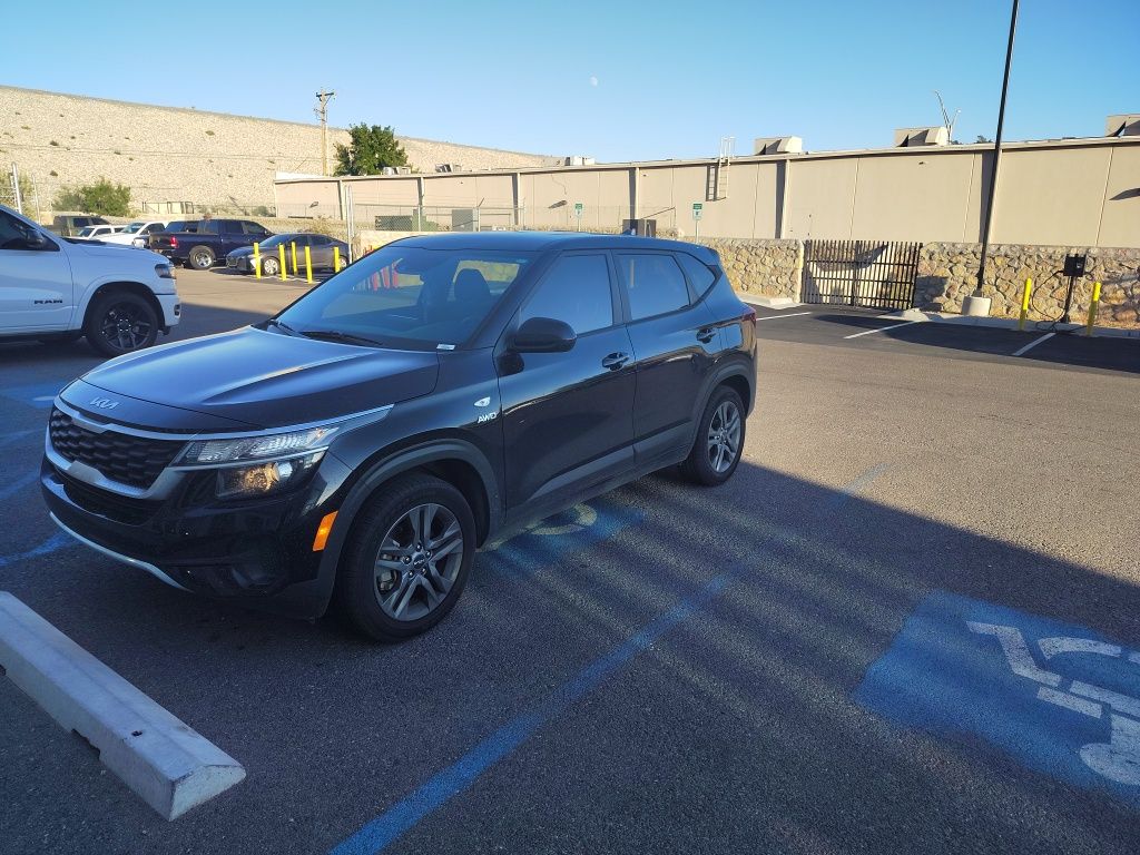 2022 Kia Seltos LX photo 7