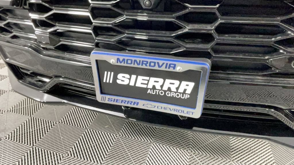 2025 Chevrolet Silverado EV RST photo 11