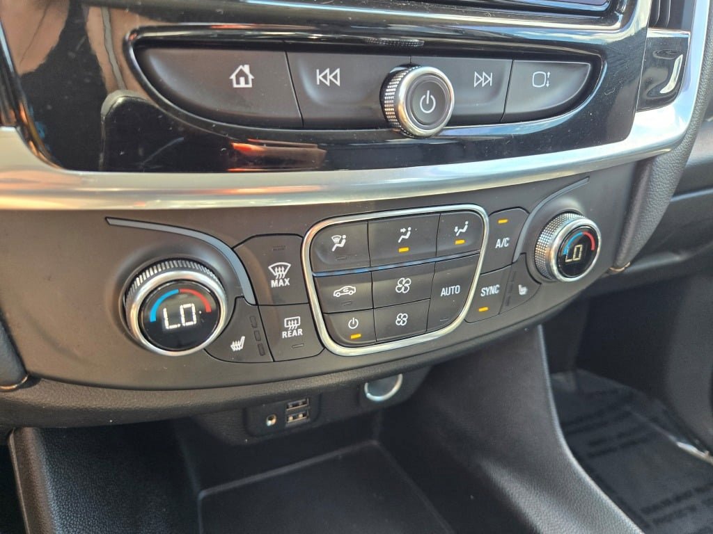 2021 Chevrolet Traverse RS photo 21