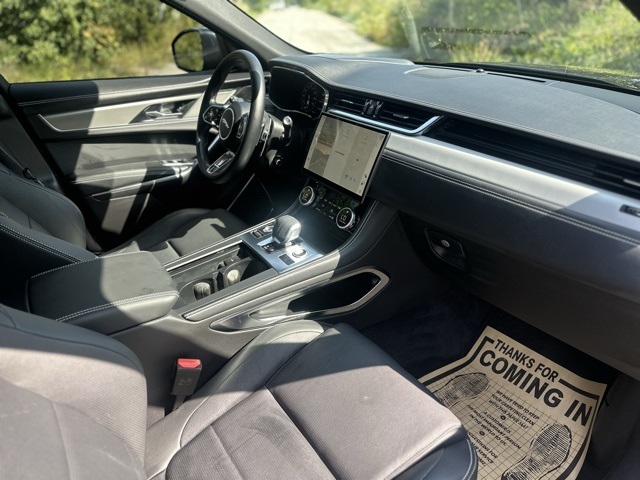 2025 Jaguar F-PACE P250 photo 18