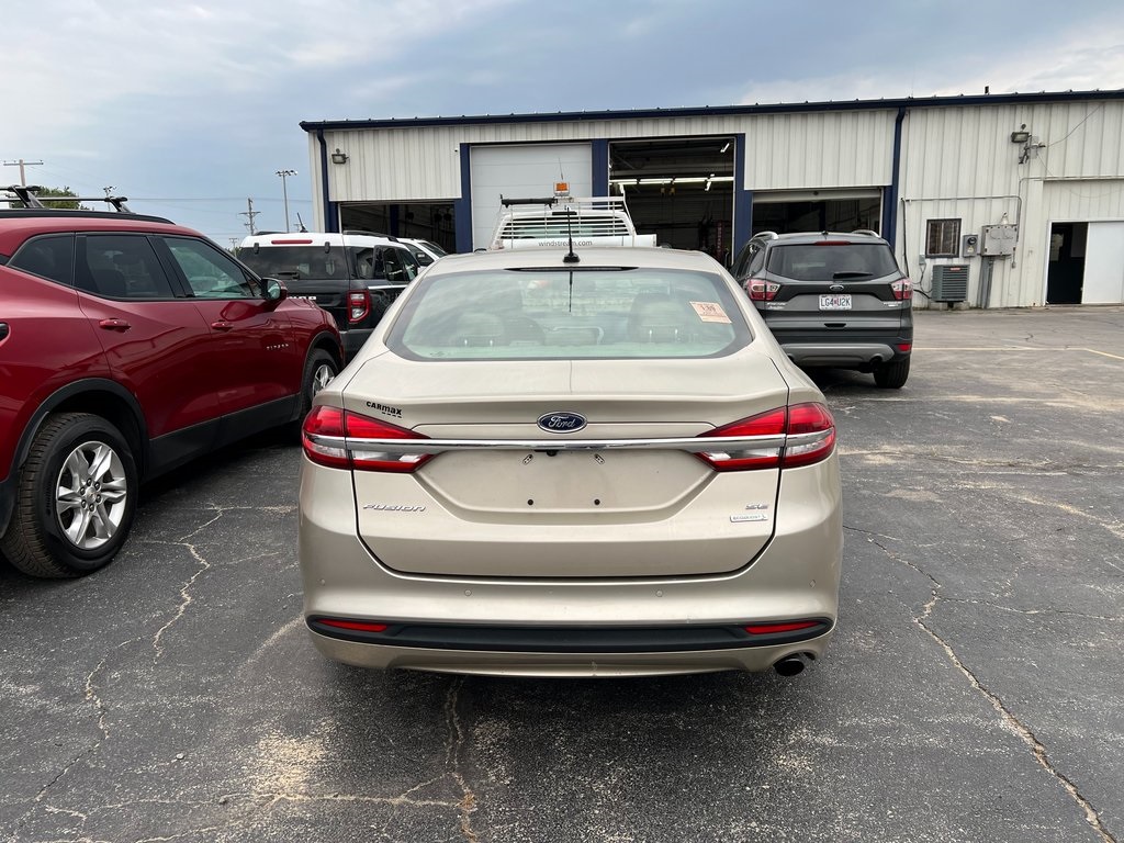 2018 Ford Fusion SE photo 4