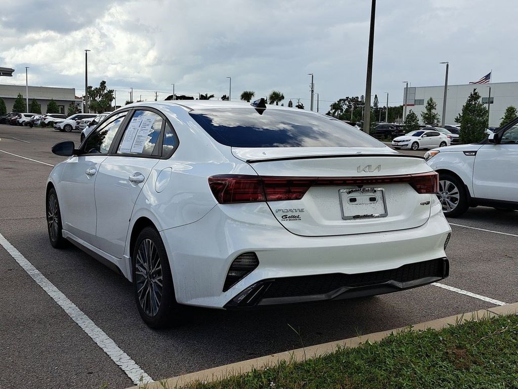 2024 Kia Forte GT-Line photo 3