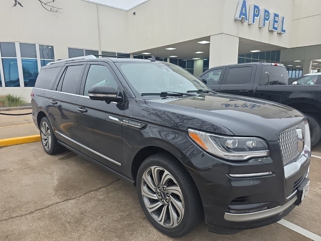 2023 Lincoln Navigator Reserve L's photo