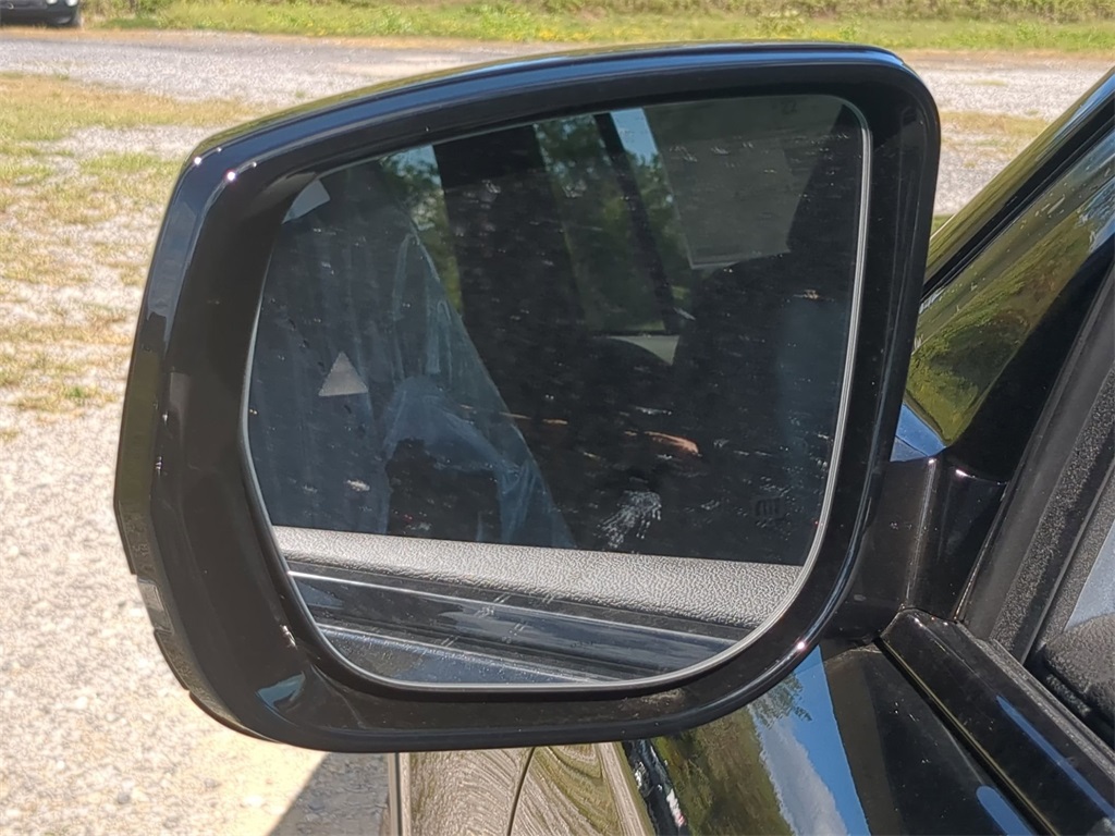 2025 Jeep Grand Cherokee Laredo Altitude photo 2