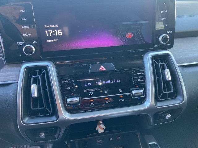 2022 Kia Sorento X-Line EX photo 3