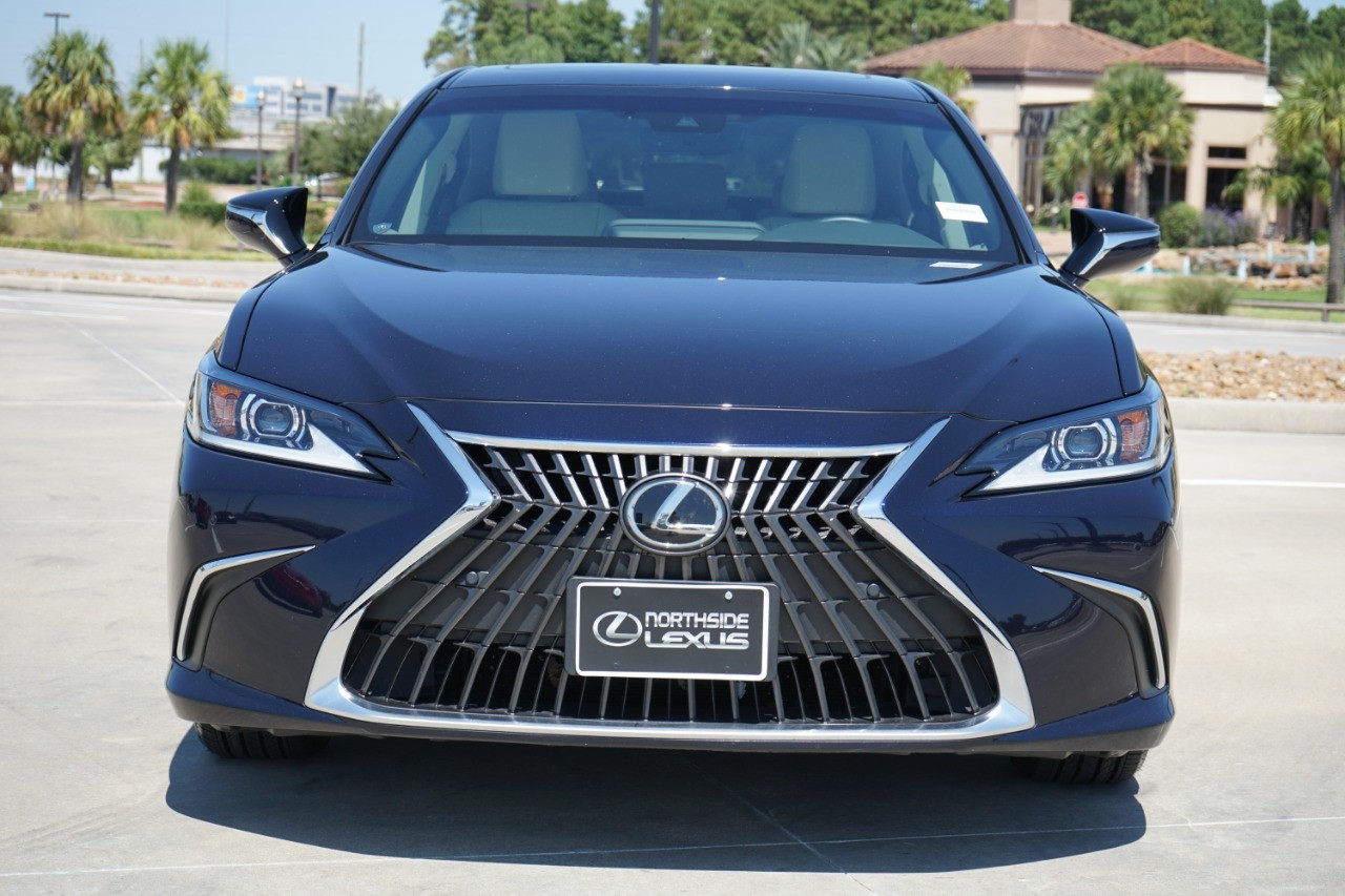 2025 Lexus ES 350 photo 3