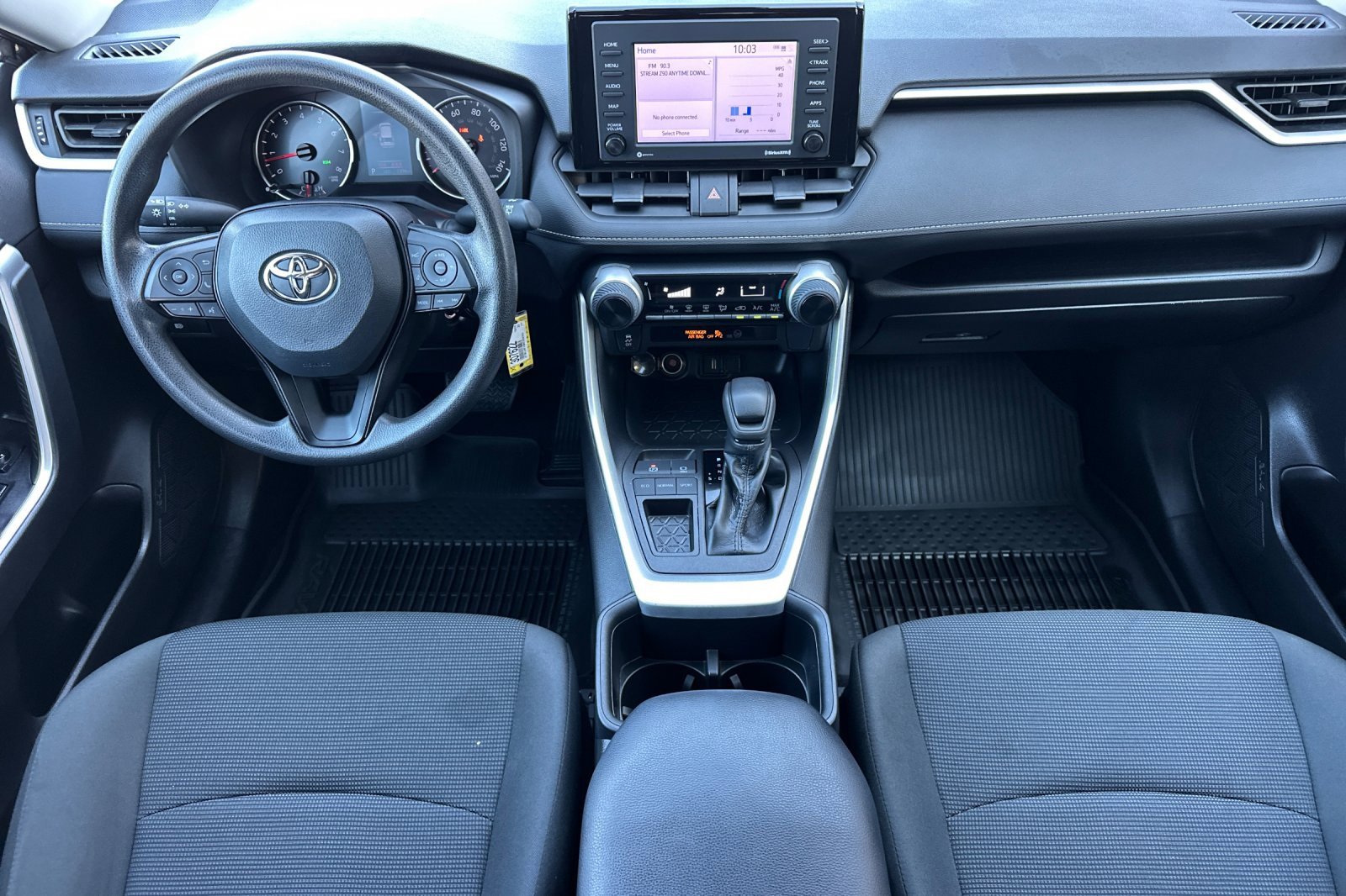 2022 Toyota RAV4 LE photo 14