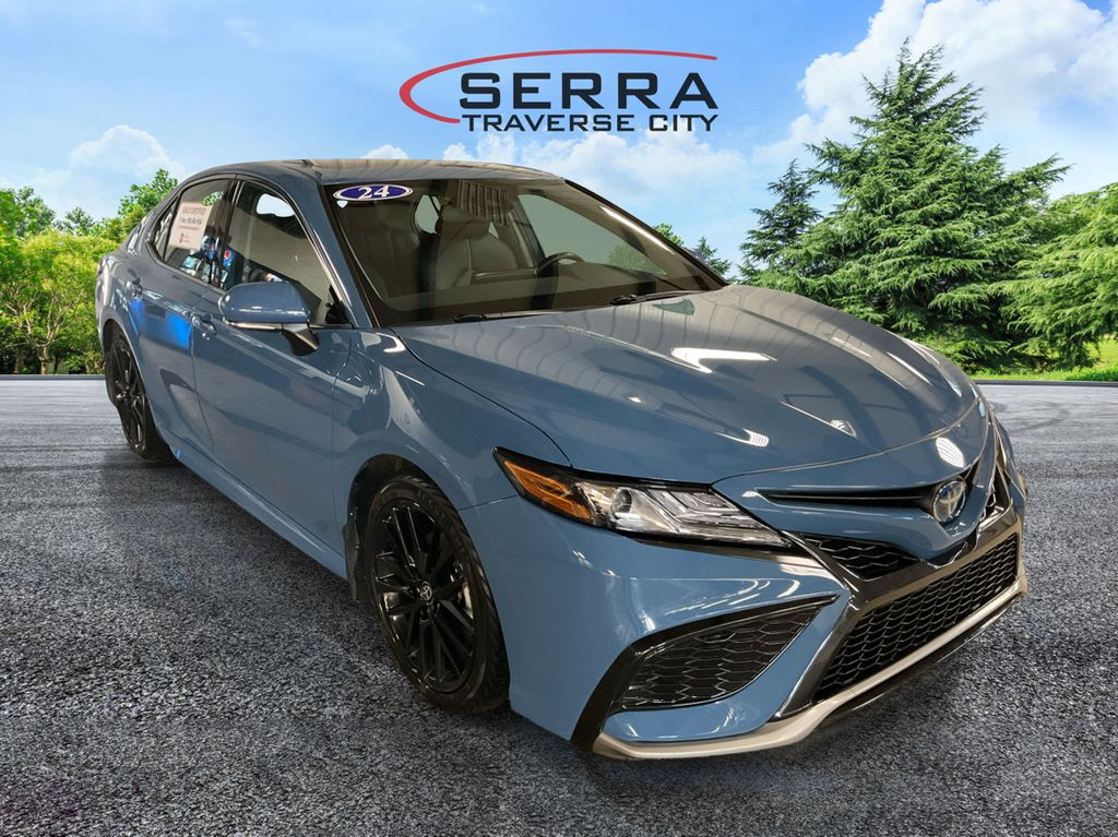2024 Toyota Camry Hybrid XSE photo 3