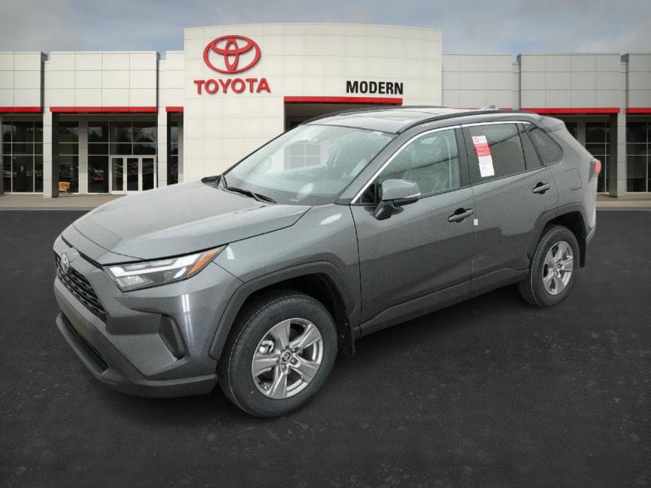 2025 Toyota RAV4 XLE's photo