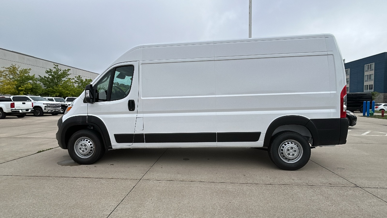 2025 Ram ProMaster 2500 LE photo 3