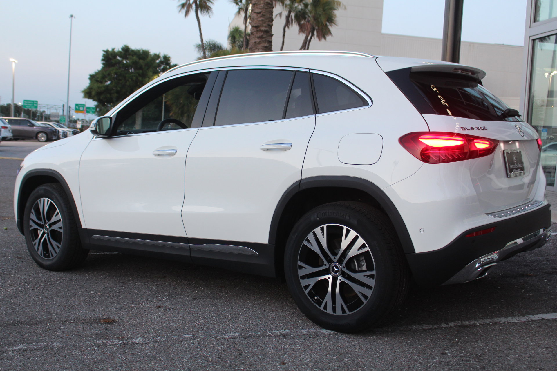 2025 Mercedes Benz GLA 250 photo 3