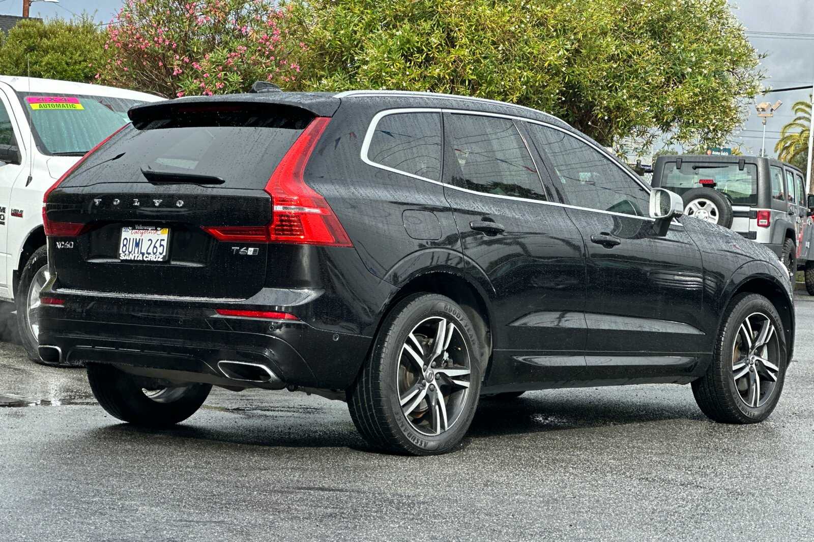 2018 Volvo XC60 T6 R-Design photo 4
