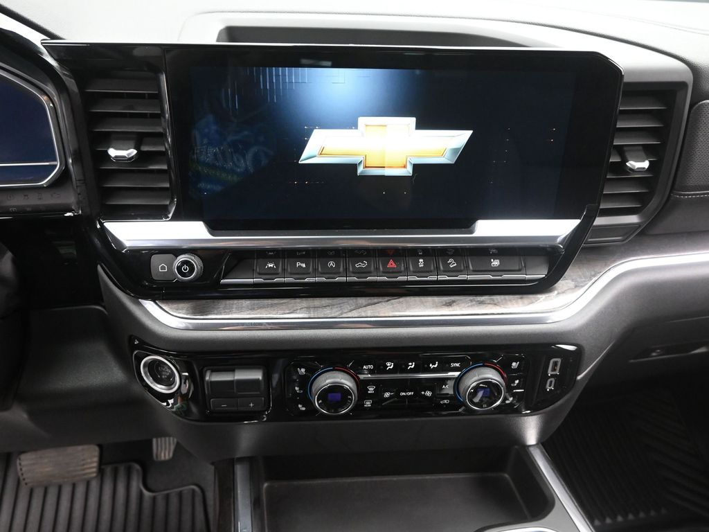 2023 Chevrolet Silverado 1500 LTZ photo 10