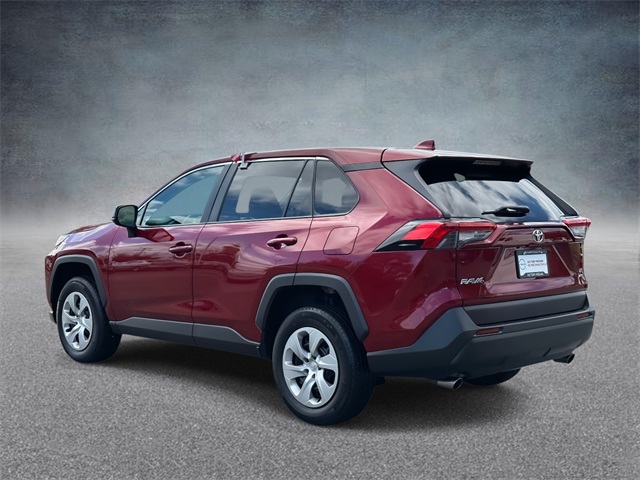2022 Toyota RAV4 LE photo 4