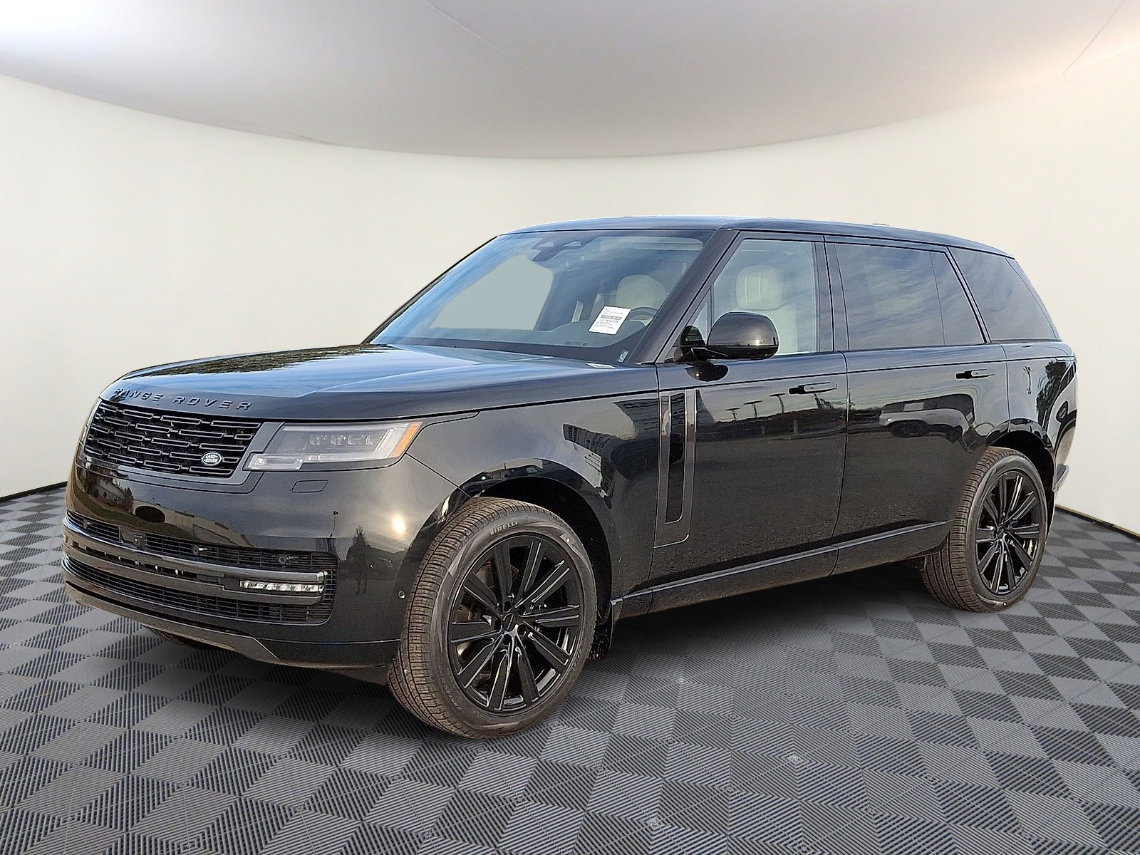 2026 Land Rover Range Rover SE's photo