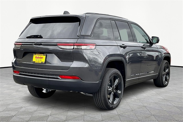 2025 Jeep Grand Cherokee Laredo Altitude photo 13