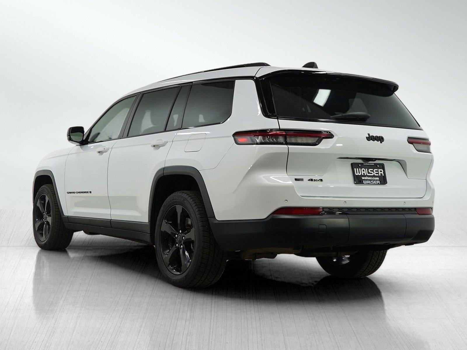 2021 Jeep Grand Cherokee Altitude photo 3