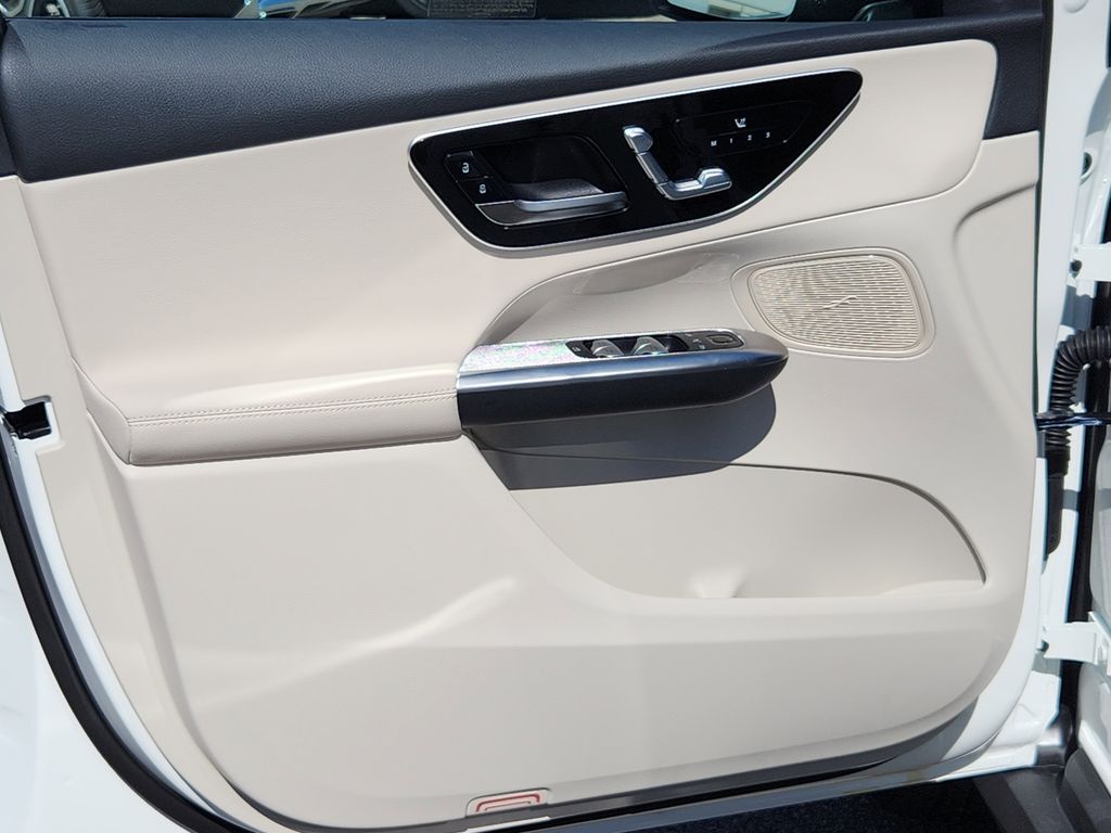 2026 Mercedes Benz GLC 300 4MATIC photo 9