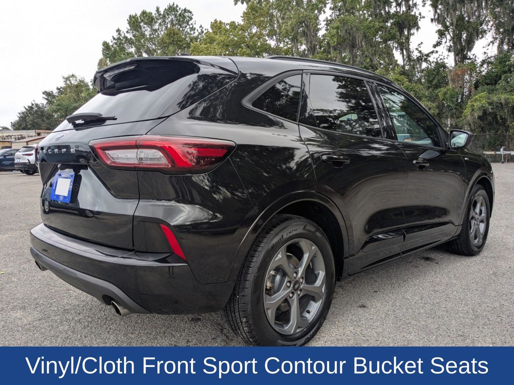 2023 Ford Escape ST-Line photo 3