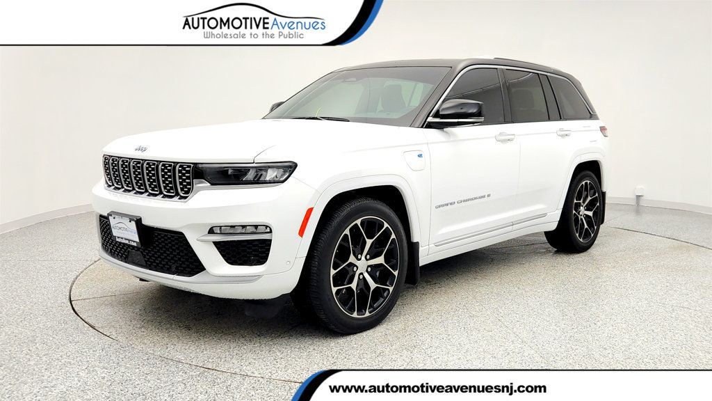 2022 Jeep Grand Cherokee Summit 4xe's photo