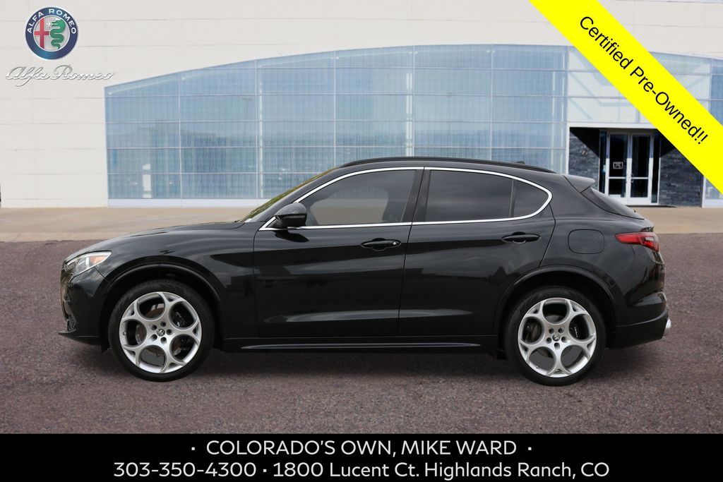 2023 Alfa Romeo Stelvio Ti photo 2