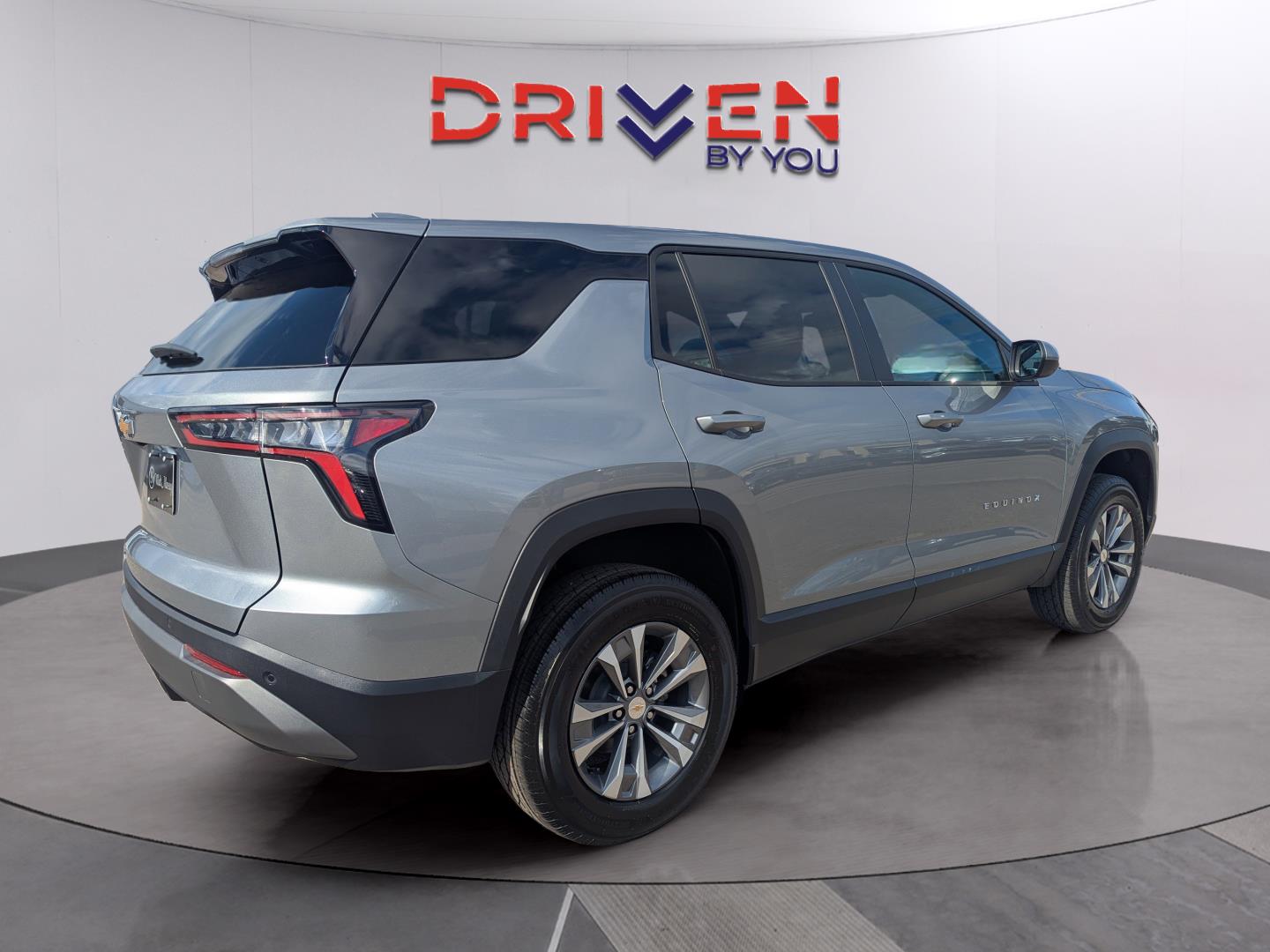 2026 Chevrolet Equinox LT photo 4