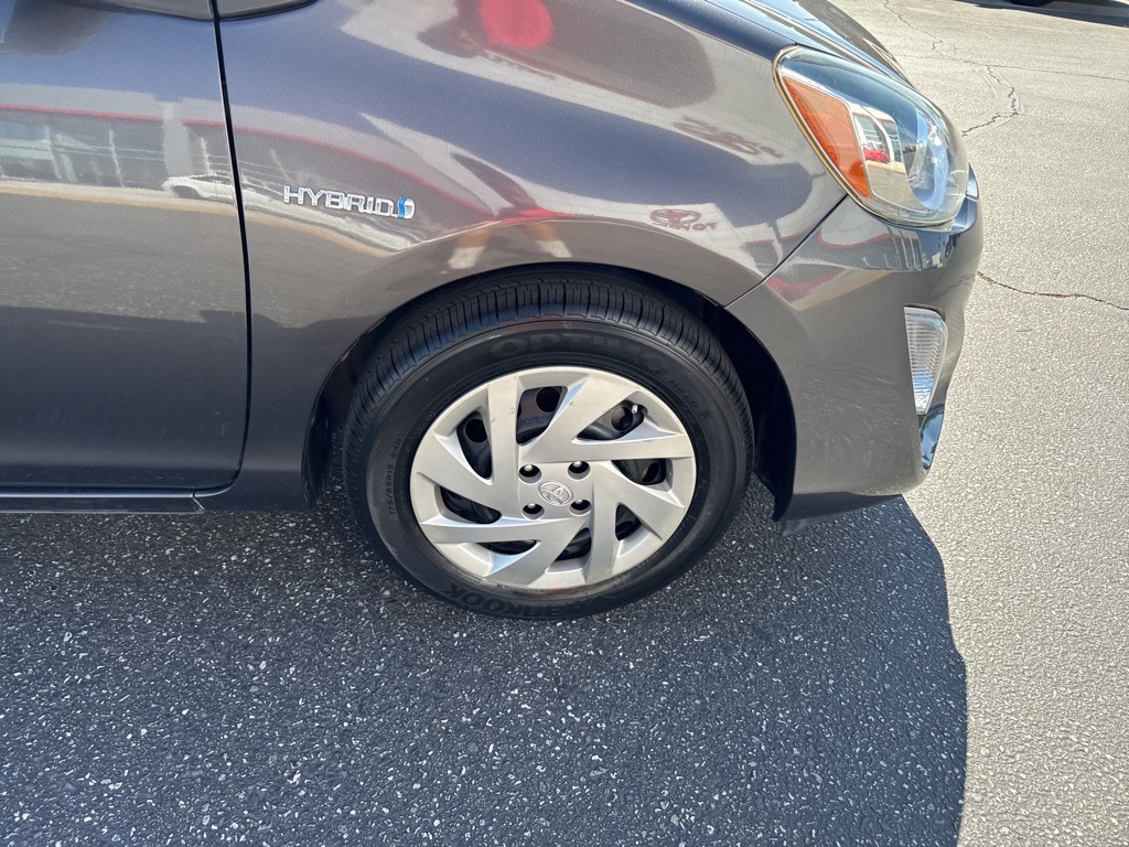 2015 Toyota Prius C One photo 19