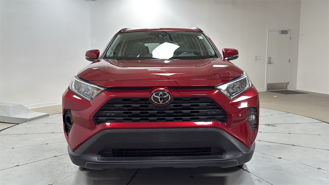 2019 Toyota RAV4 XLE Premium photo 2