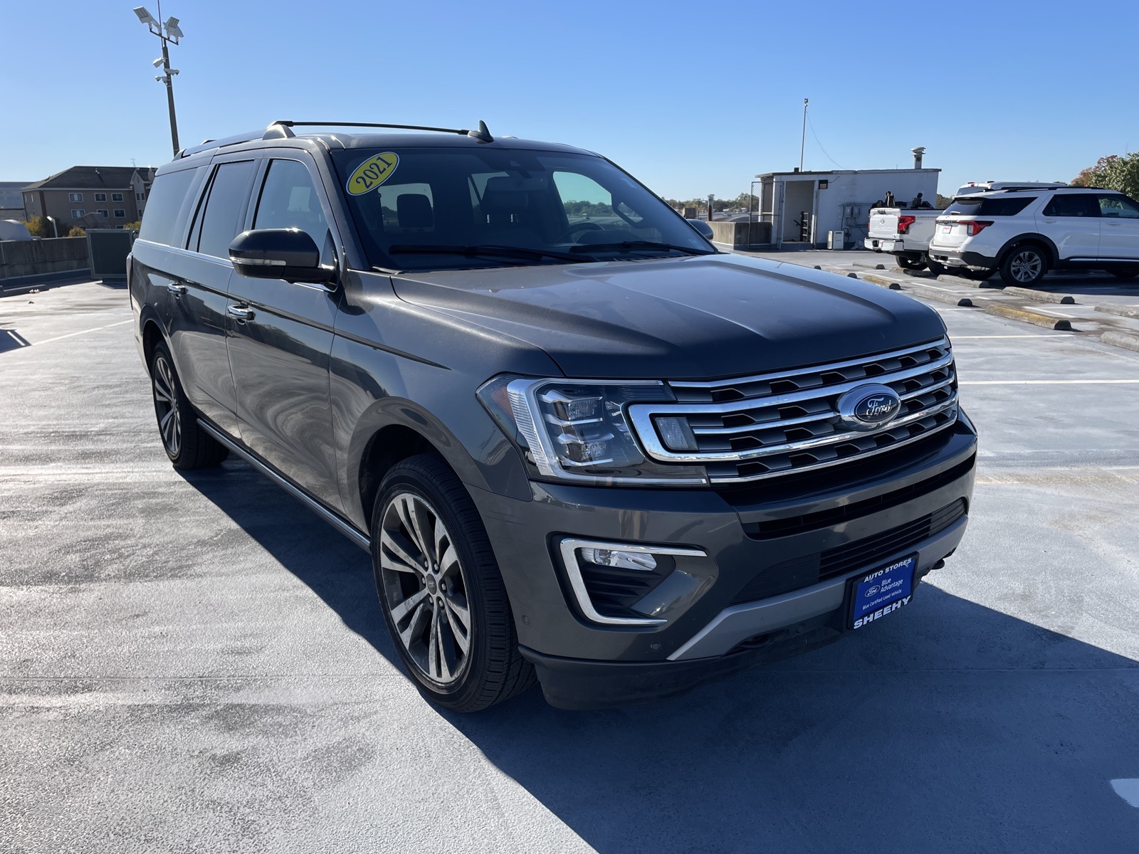 2021 Ford Expedition Limited's photo