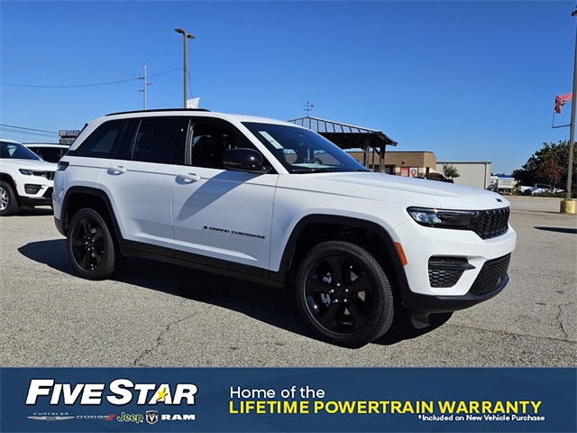 2025 Jeep Grand Cherokee Altitude's photo