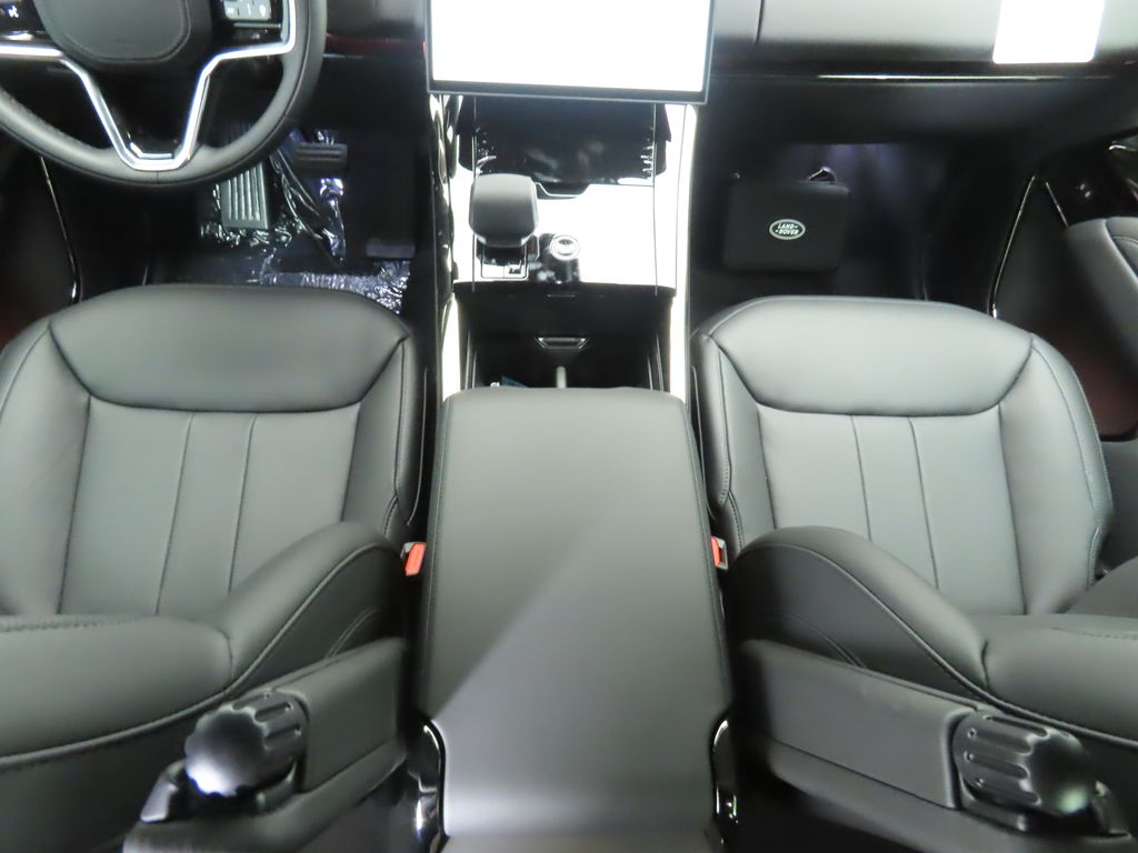 2025 Land Rover Range Rover Sport SE photo 16
