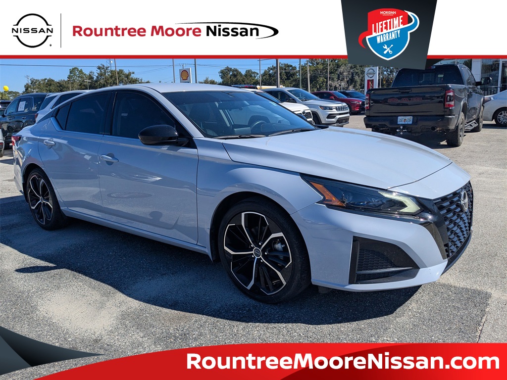 2023 Nissan Altima SR
