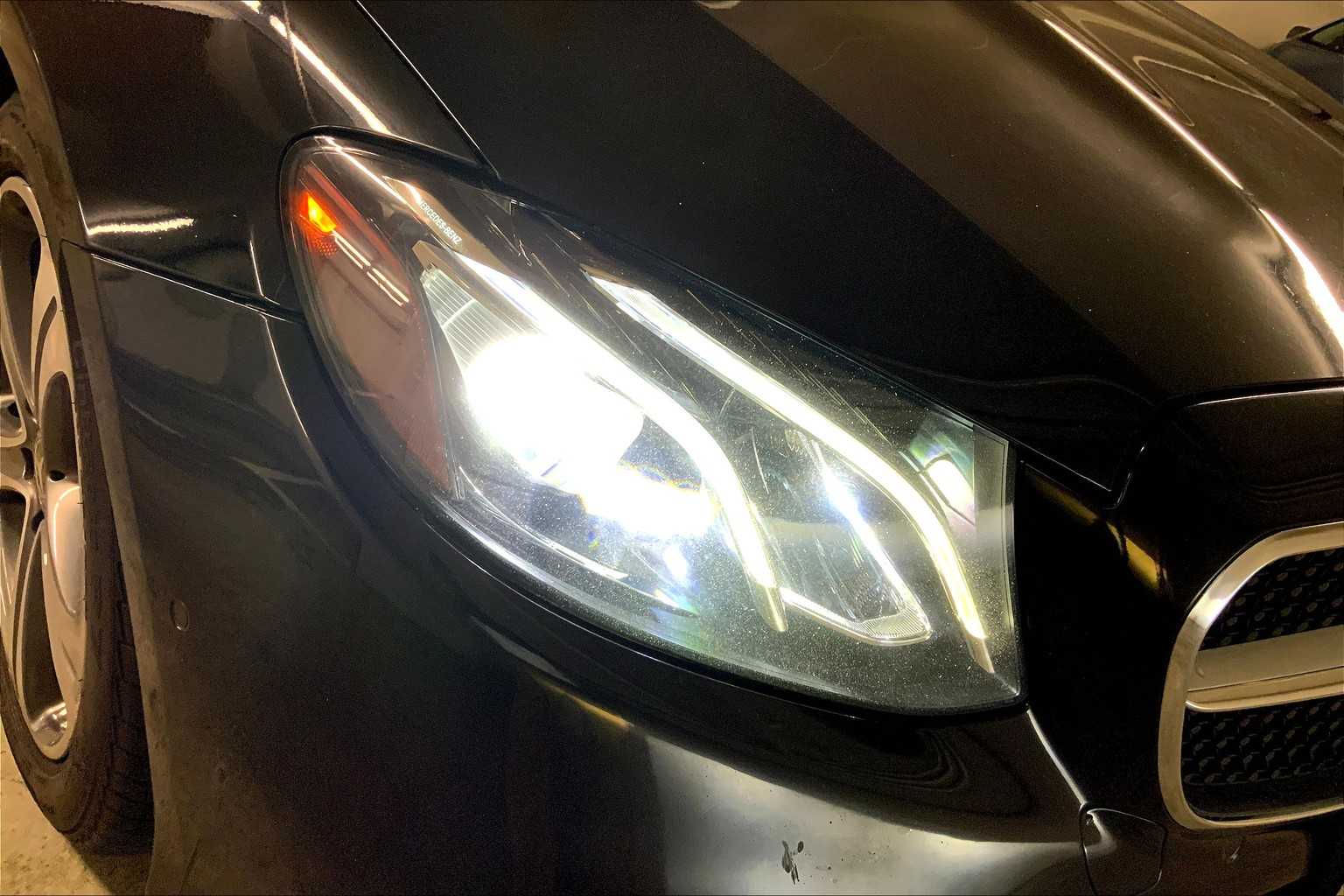 2018 Mercedes Benz E 400 photo 24