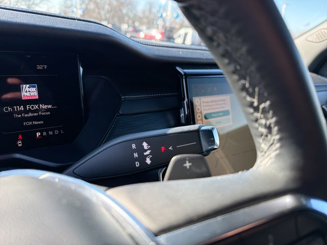 2025 GMC ACADIA - Image 16