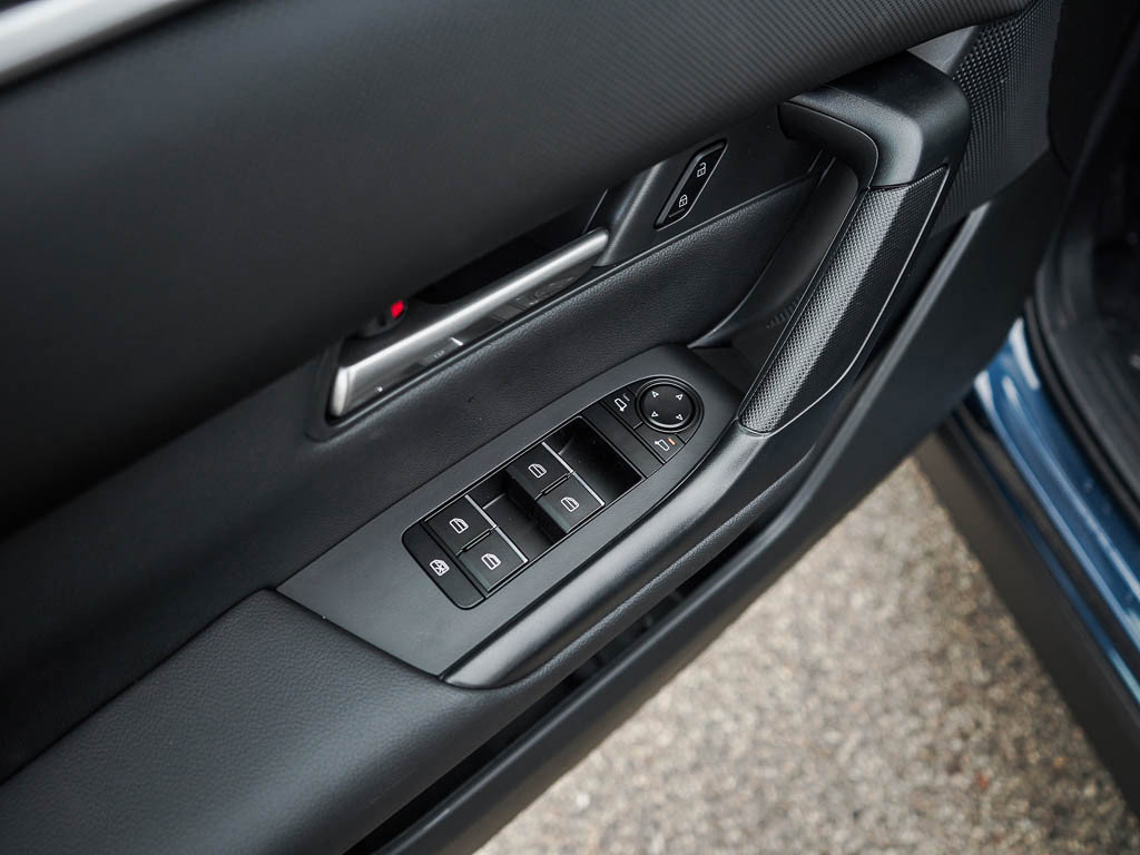 2025 Mazda CX-50 2.5 Select photo 17