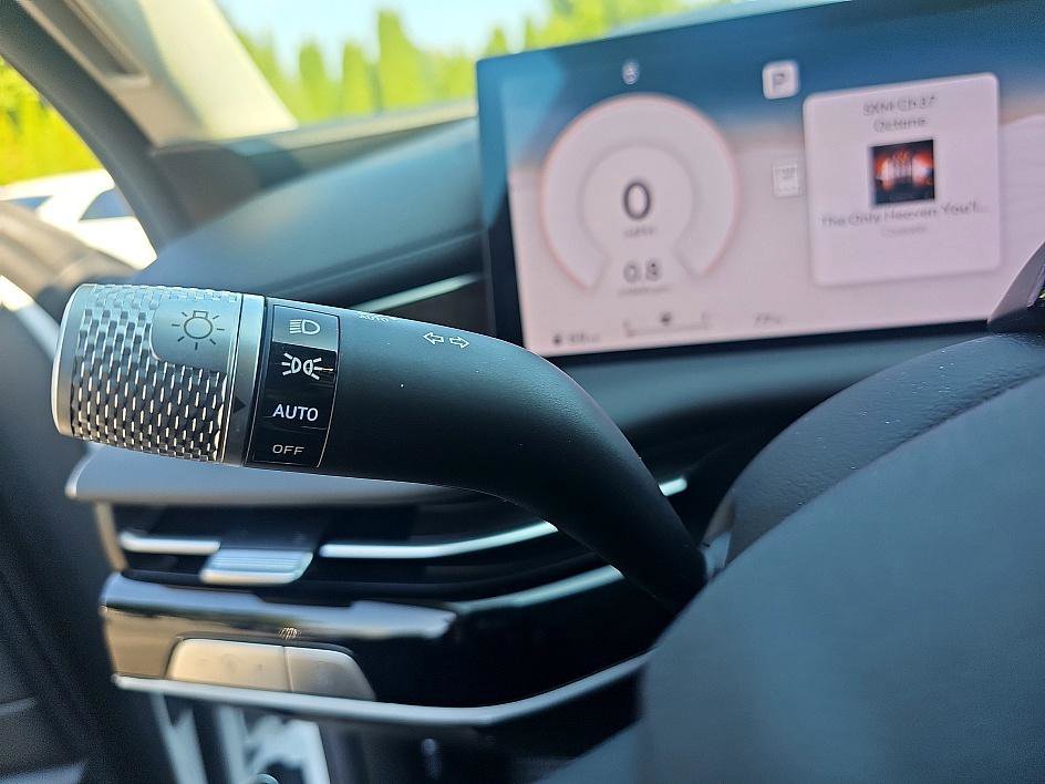2025 Genesis G80 2.5T Advanced photo 18