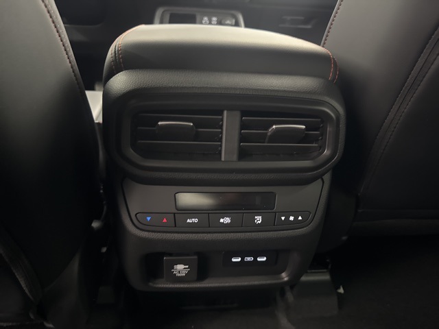 2025 Honda Pilot TrailSport photo 23