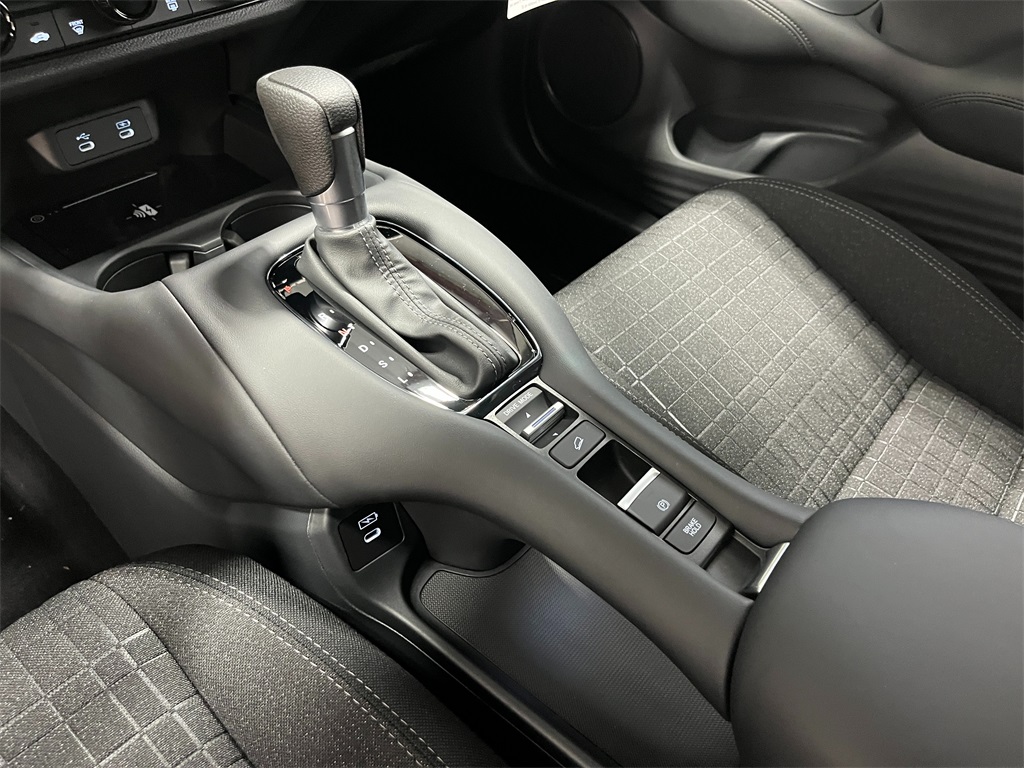 2026 Honda HR-V LX photo 12