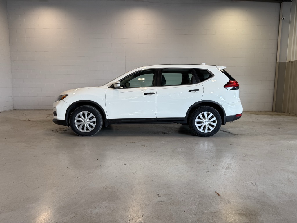 2017 Nissan Rogue S photo 3