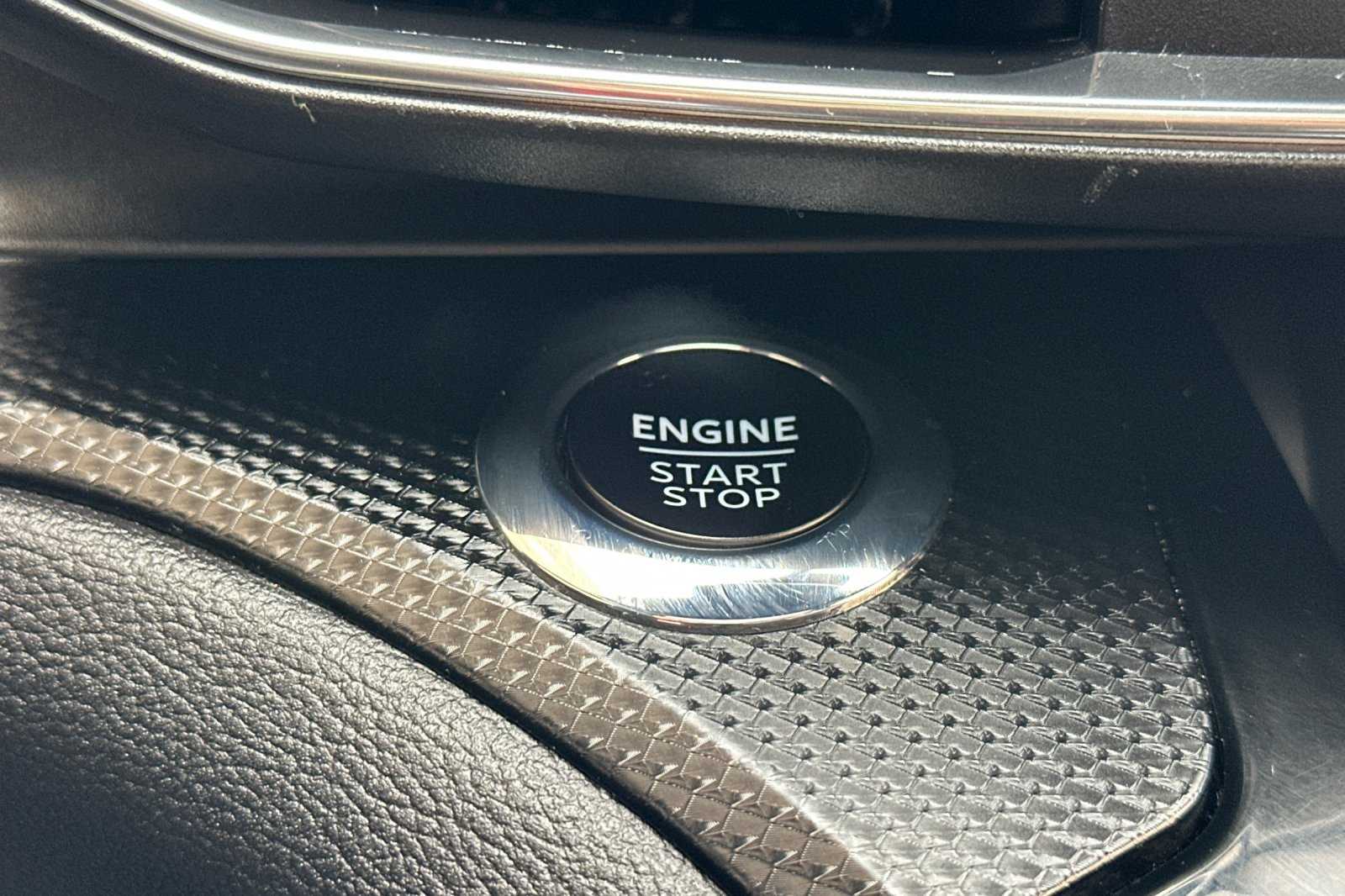 2023 Ford Explorer ST photo 25